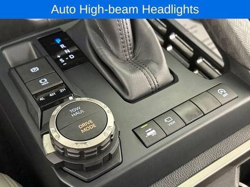 Used 2024 Toyota Tacoma Limited w/ Limited Package (LT) AWD/4WD image 24