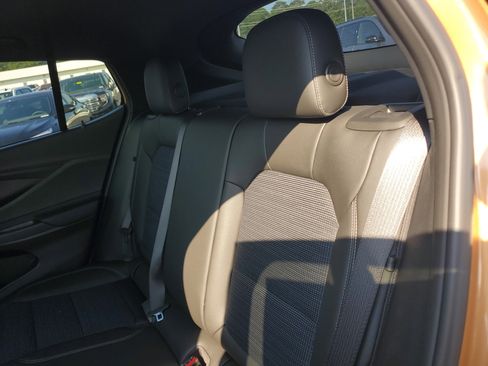 New 2025 Buick Envista Preferred image 11