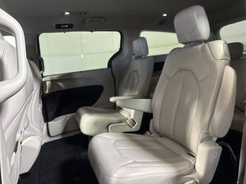 Used 2021 Chrysler Voyager Lxi image 25