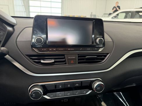 Used 2021 Nissan Altima 2.5 S FWD image 11