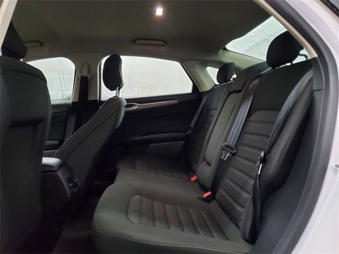Used 2020 Ford Fusion SE image 24