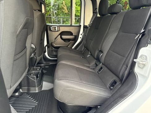 Used 2023 Jeep Gladiator Sport image 24