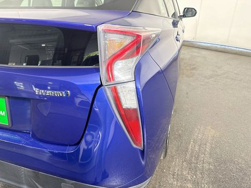 Used 2016 Toyota Prius Four Touring FWD image 34