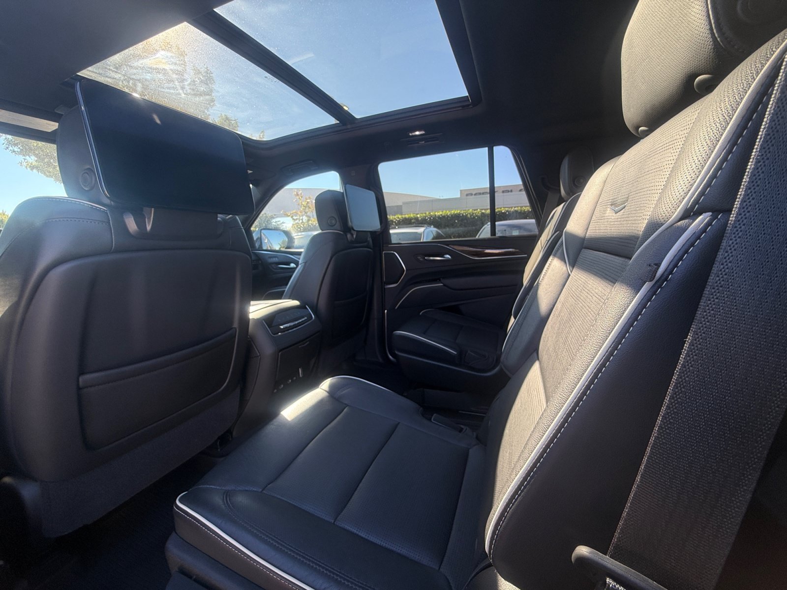 Used 2021 Cadillac Escalade Premium Luxury w/ Driver Assist Tech Package AWD/4WD image 29