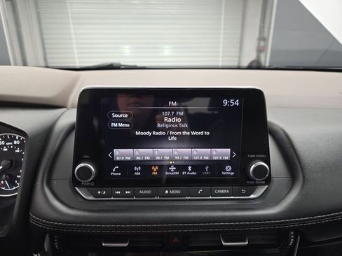 Used 2023 Nissan Rogue SL image 33