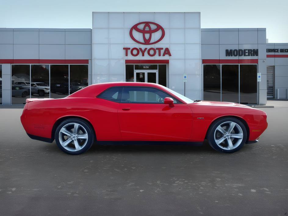 Used 2017 Dodge Challenger R/T RWD image 6