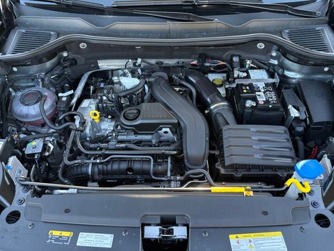 New 2026 Volkswagen Taos SE FWD image 11