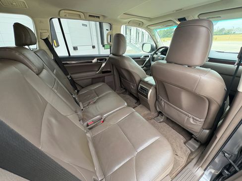 Used 2015 Lexus GX 460 w/ Premium Package AWD/4WD image 16