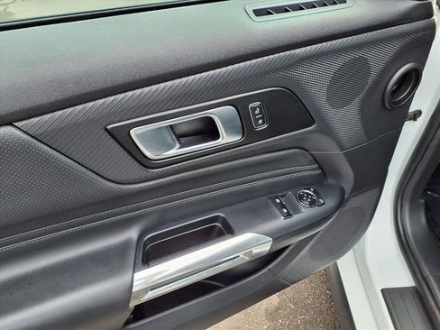 Used 2024 Ford Mustang Premium image 9