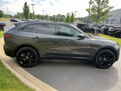 Certified 2026 Jaguar F-PACE R-Dynamic S AWD/4WD image 8