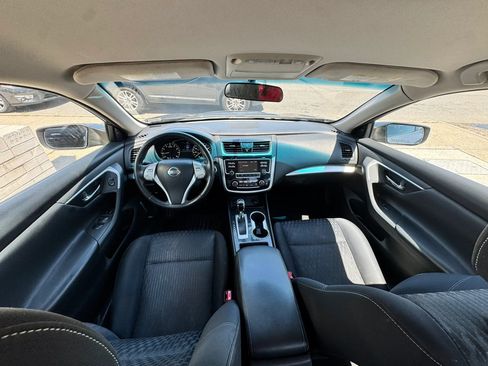 Used 2018 Nissan Altima 2.5 SV FWD image 19