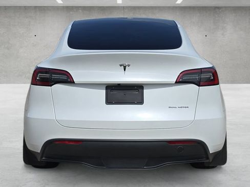 Used 2023 Tesla Model Y Long Range AWD/4WD image 15