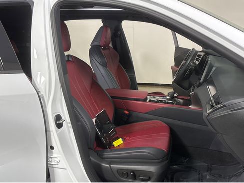 Used 2024 Lexus RX 500h F Sport w/ Convenience Package image 28