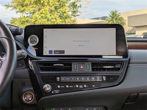 Certified 2025 Lexus ES 300h w/ Premium Package image 17