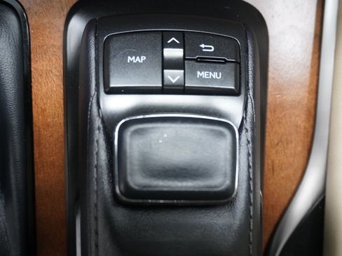 Used 2019 Lexus LX 570 4WD w/ Luxury Package image 29