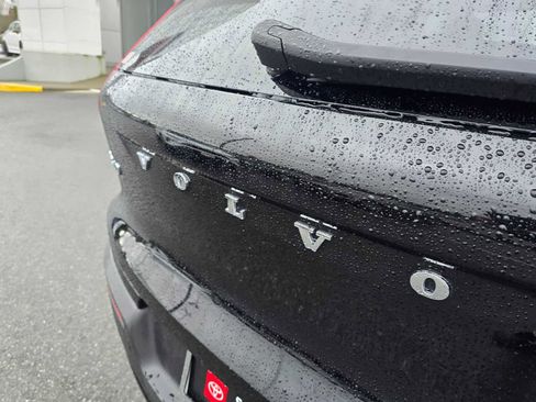 Used 2023 Volvo XC40 Recharge Ultimate w/ Protection Package Premier image 17