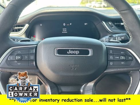 Used 2024 Jeep Grand Cherokee Limited w/ Luxury Tech Group II RWD image 21