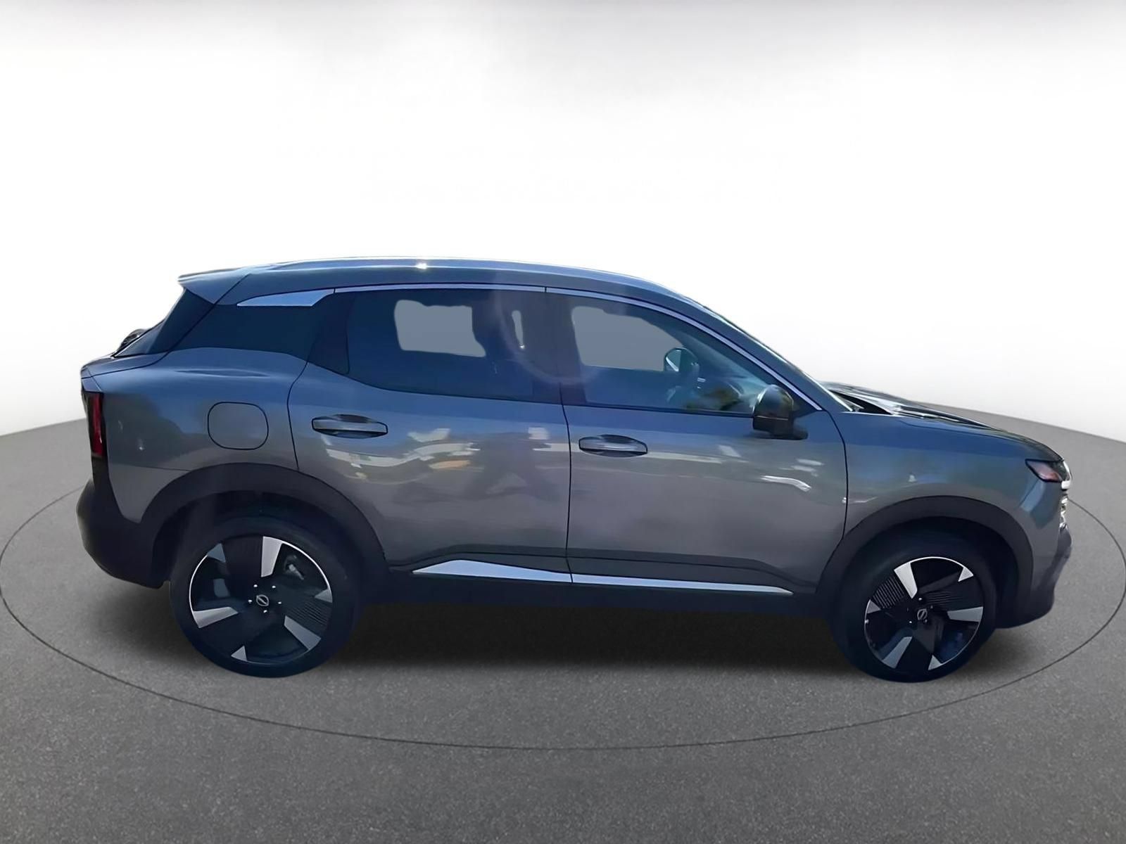 Used 2026 Nissan Kicks SR AWD/4WD image 15
