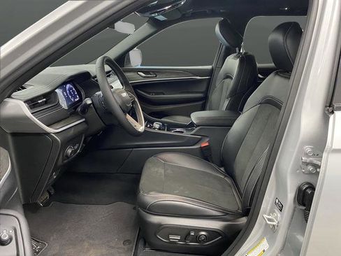 New 2026 Jeep Grand Cherokee Laredo image 4