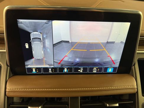 Used 2021 Chevrolet Tahoe High Country w/ Premium Package image 13