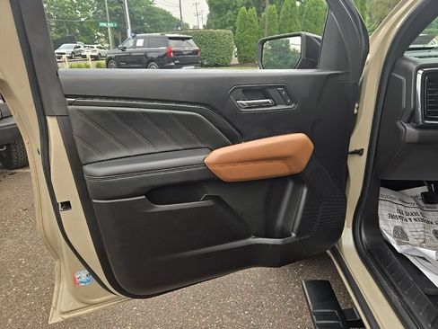 Used 2023 GMC Canyon AT4 AWD/4WD image 16