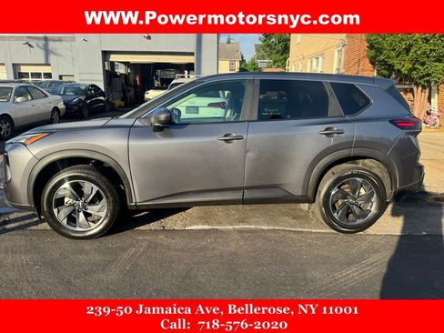 Used 2024 Nissan Rogue SV FWD image 5