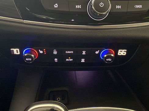 Used 2019 Buick Enclave Essence FWD image 15