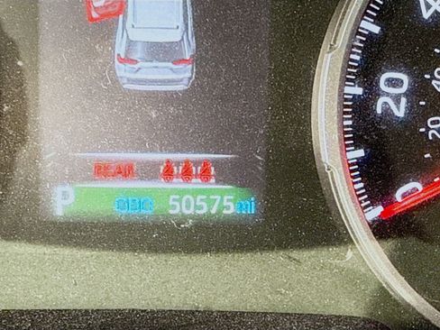 Used 2022 Toyota RAV4 XLE w/ Convenience Package image 16