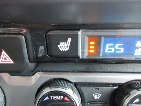 Used 2017 Toyota Tacoma Limited AWD/4WD image 44