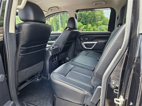 Used 2017 Nissan Titan PRO-4X w/ Pro-4x Convenience Package image 9