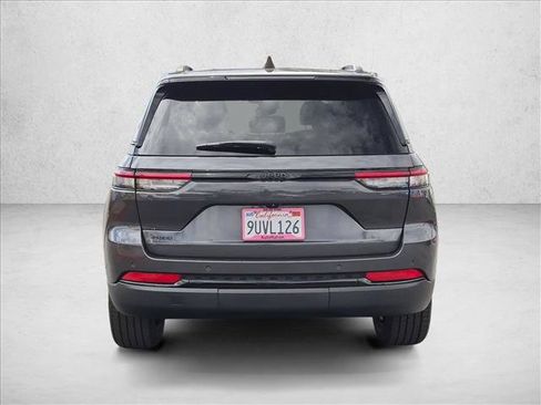 Used 2024 Jeep Grand Cherokee Altitude AWD/4WD image 7