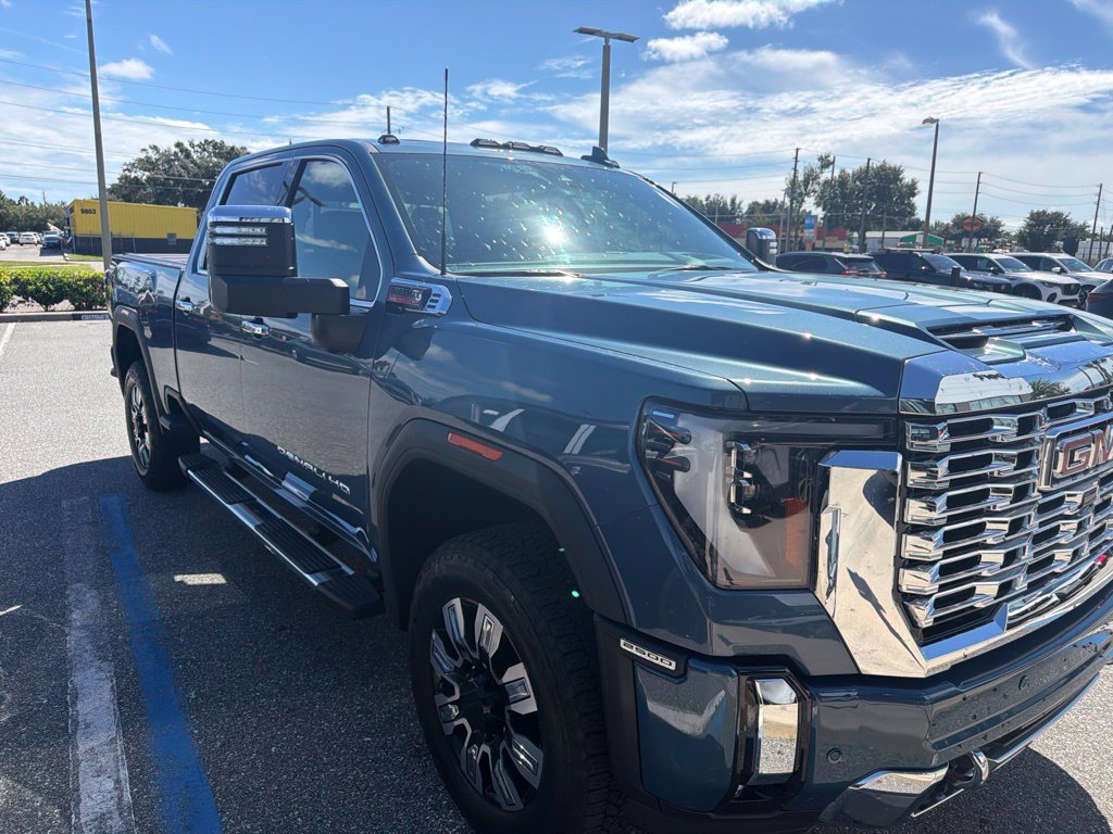 Used 2025 GMC Sierra 2500 Denali w/ Denali Reserve Package AWD/4WD image 9