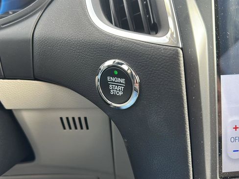 Used 2023 Ford Edge Titanium w/ Class II Trailer Tow Package AWD/4WD image 20