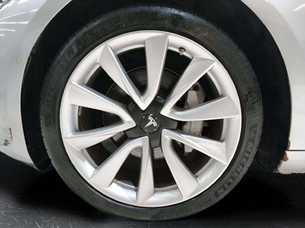 Used 2018 Tesla Model 3 Long Range AWD/4WD image 31