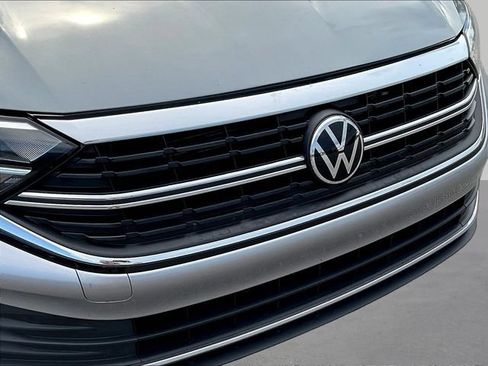 Used 2024 Volkswagen Jetta SE FWD image 32