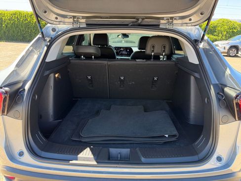 Used 2025 Chevrolet Trax LT image 29