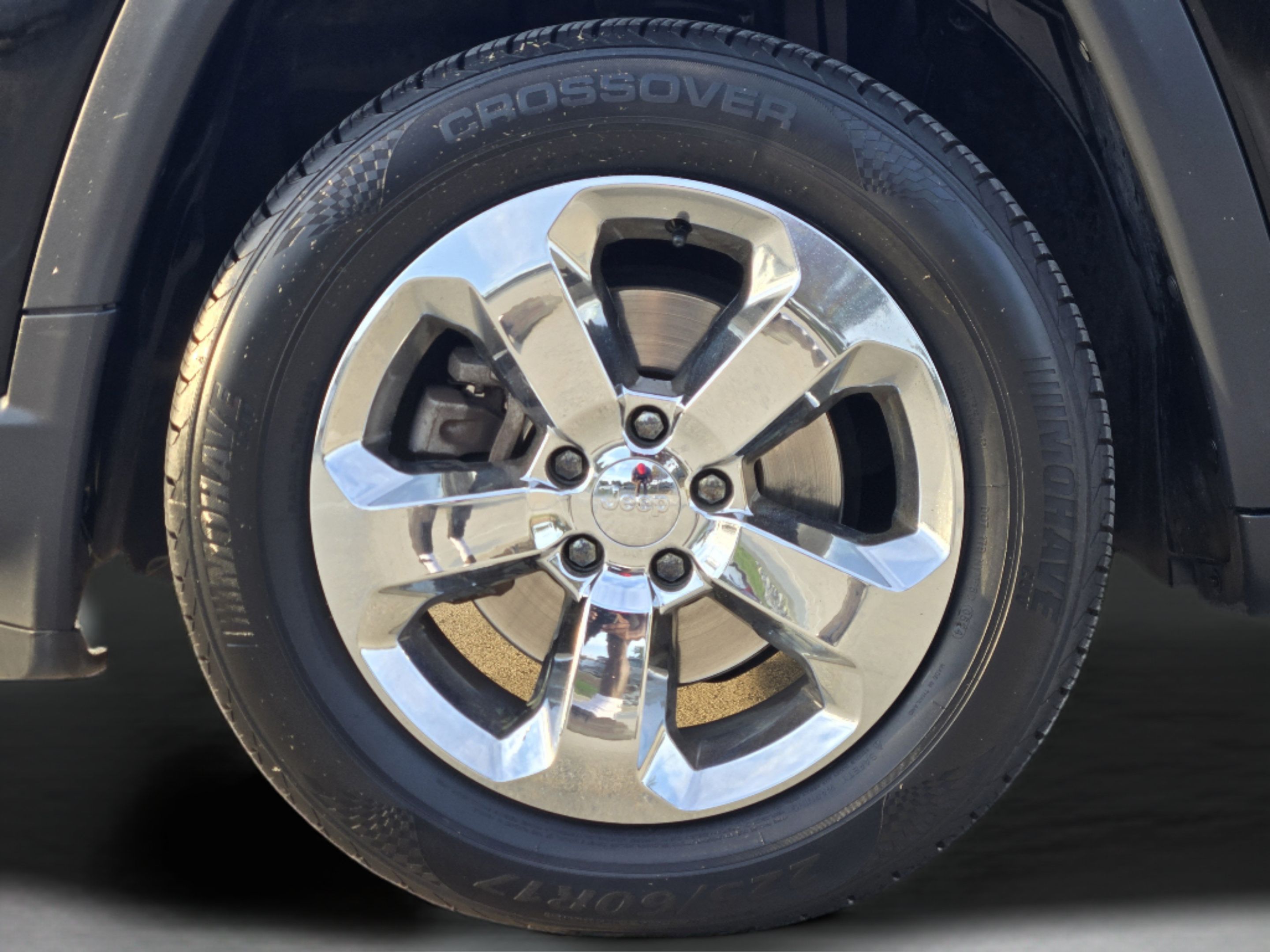 Used 2018 Jeep Compass Latitude FWD image 30