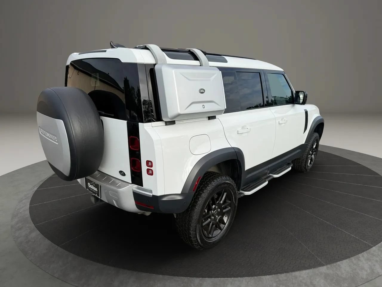 Used 2020 Land Rover Defender 110 SE AWD/4WD image 9