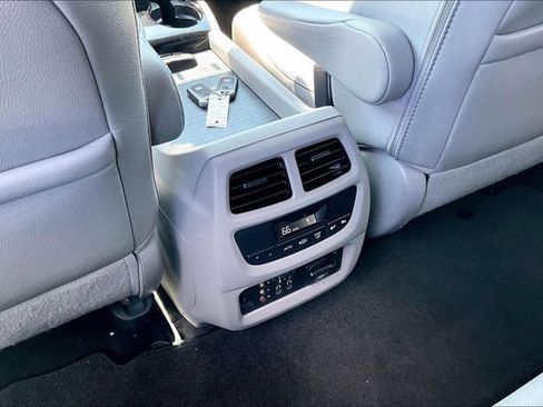 Used 2016 Honda Pilot Touring image 23
