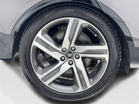 Used 2023 Land Rover Discovery Metropolitan Edition image 59