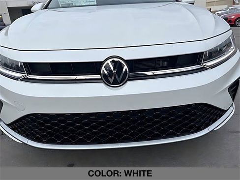 New 2026 Volkswagen Jetta SE image 3