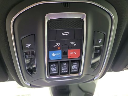 New 2025 Jeep Grand Cherokee Limited w/ Black Appearance Package image 25