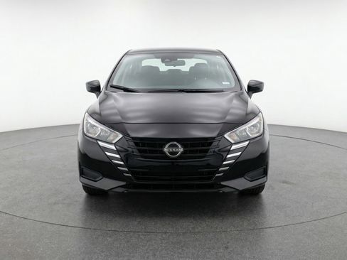 Used 2025 Nissan Versa SV image 2