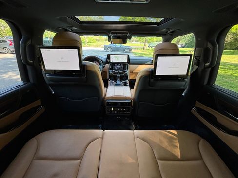 Used 2023 Lexus LX 600 4WD w/ Accessory Package (Z1) image 38