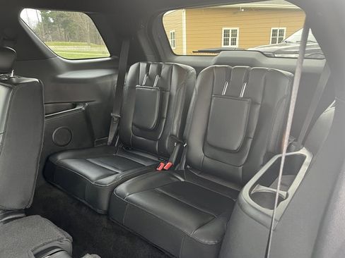 Used 2017 Ford Explorer XLT w/ Equipment Group 202A image 34