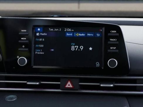 New 2025 Hyundai Elantra SEL image 13