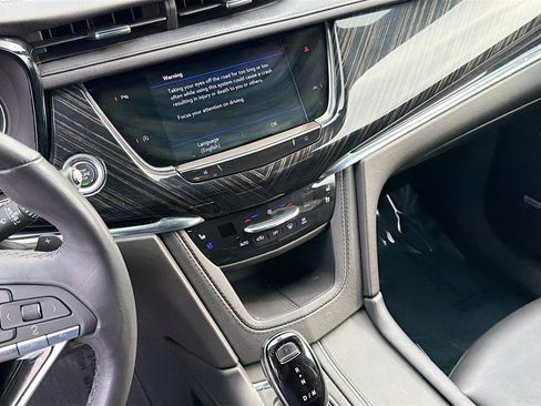 Used 2023 Cadillac XT6 Premium Luxury image 30
