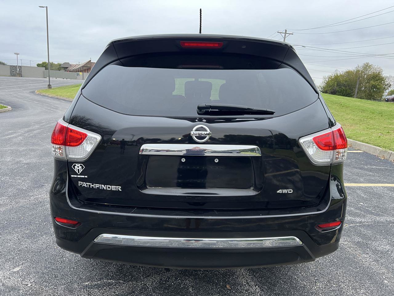 Used 2015 Nissan Pathfinder S FWD image 4