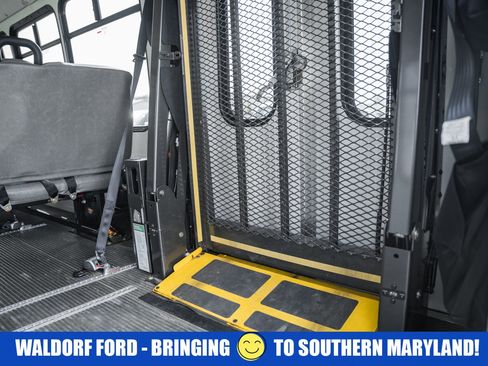 Used 2015 Ford E-350 and Econoline 350 Super Duty image 9