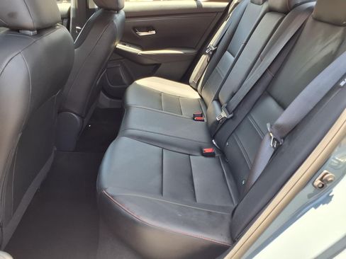 Used 2025 Nissan Sentra SR w/ SR Premium Package FWD image 11
